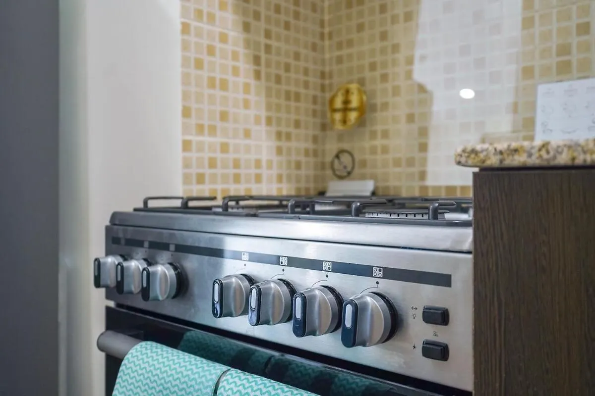 Stylish Studio Apartment Perfect For 2 In Sports City Dubai